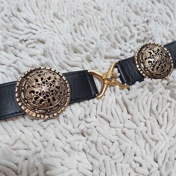 One+One black belt with gold tone conchos - Picture 2 of 6